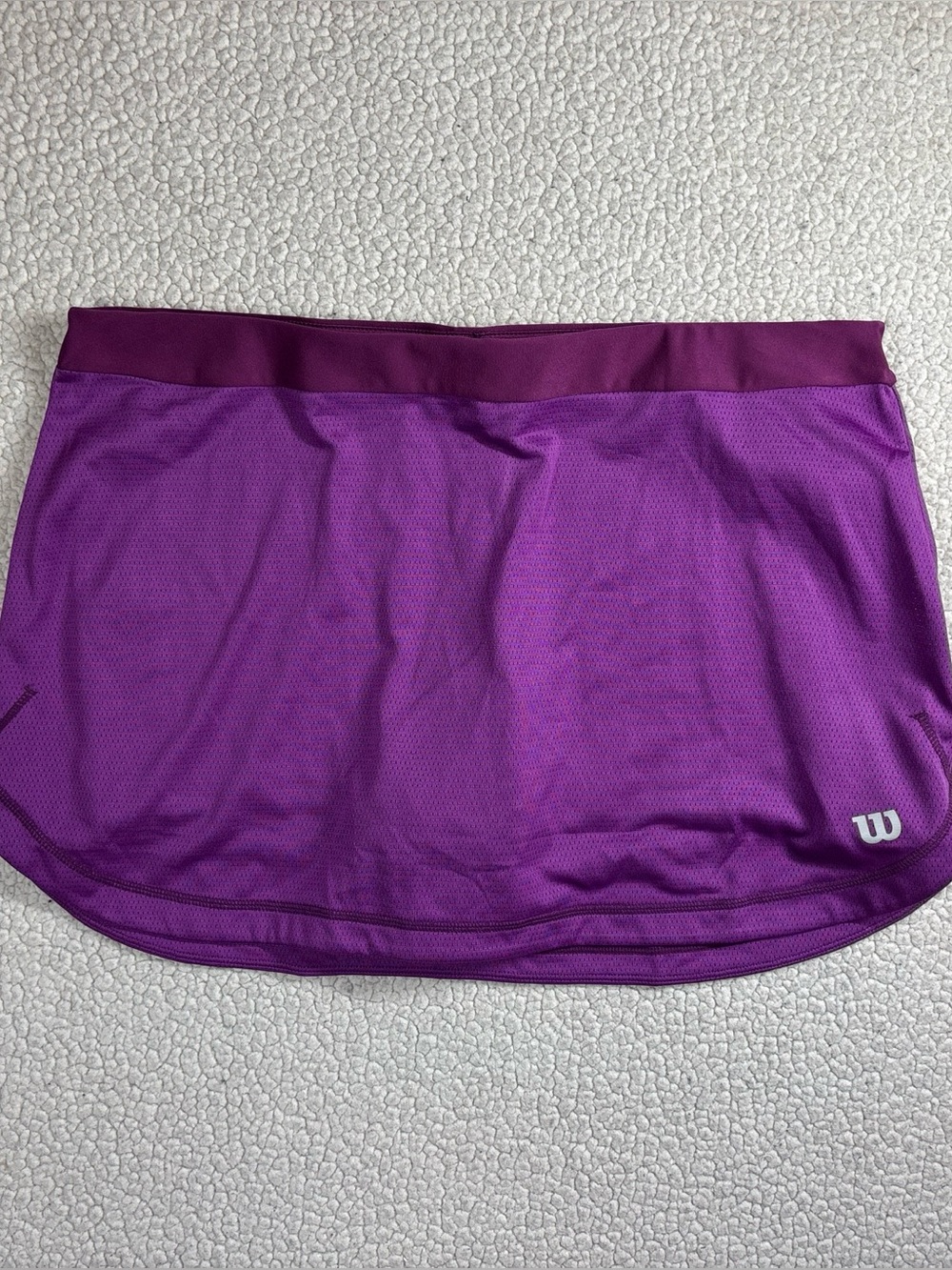Wilson Women’s Plumberry Mesh Tennis Skirt Size Large Built-in Shorts NWT